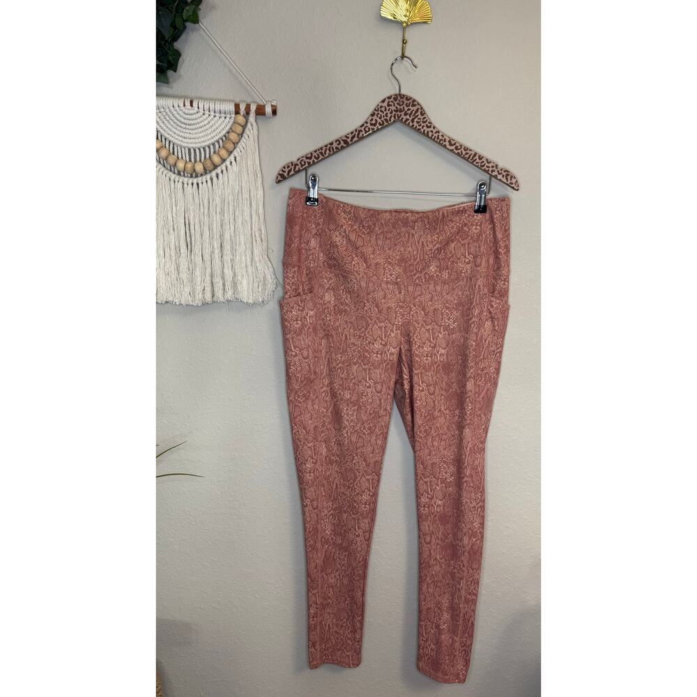 Chico's Zenergy Slimming Pink Python Leggings sz 2R 12/14